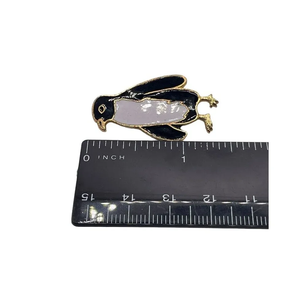 Gold Tone Black And White Enamel‎ Penguin Figural Brooch Pin Vintage Bird Animal